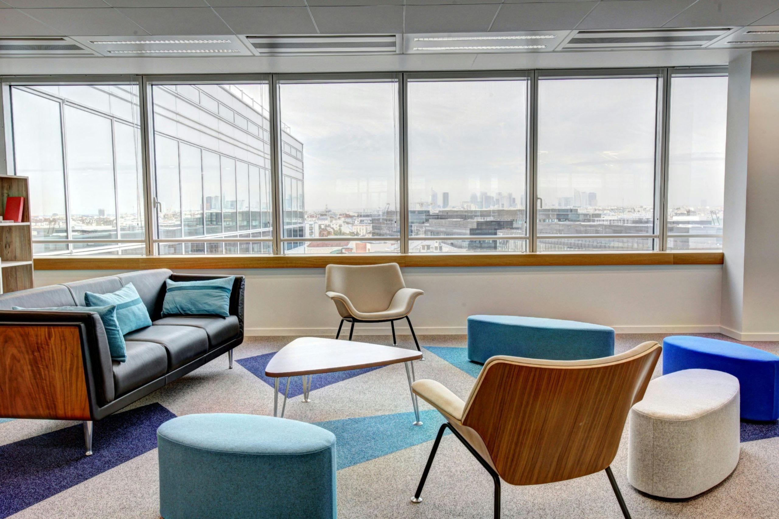 Espace bureaux et commerces — PLOMBALIS